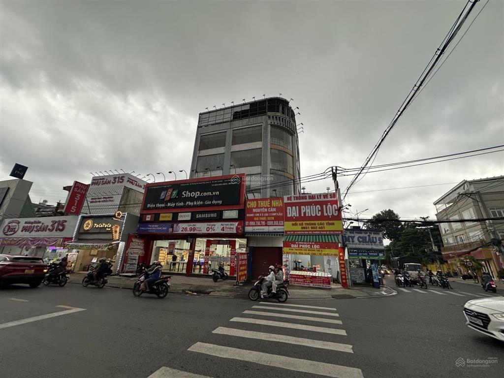 Cho thuê 13m mặt tiền trung tâm thị trấn cần giuộc, 700m2