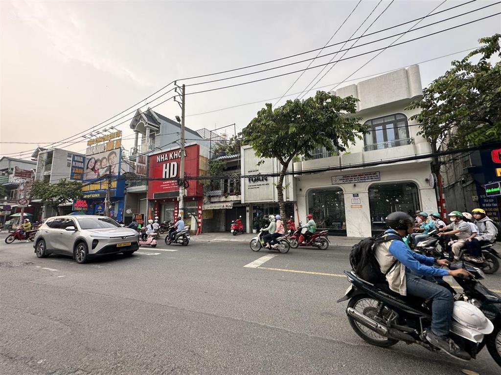 Cho thuê gốc 2 mặt tiền tl43, 8x23,1 lầu, khu vực thương hiệu