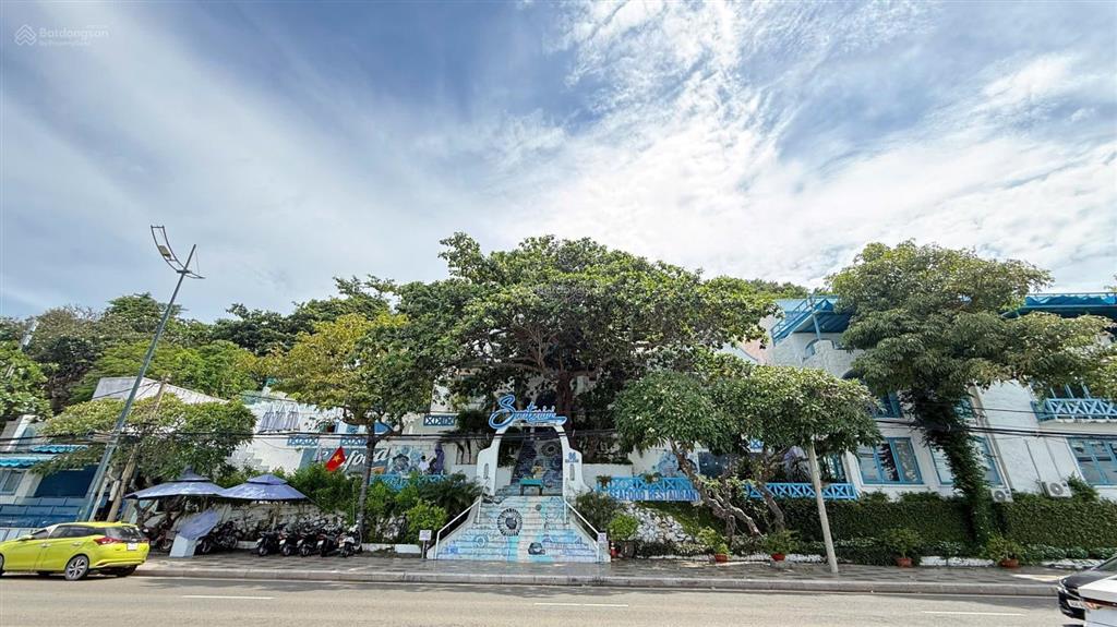 Cho thuê 60m mặt tiền biển đường hạ long, view biển, dtsd 500m2, siêu đắc địa