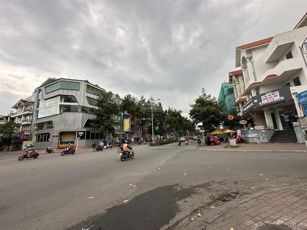 Cho thuê tòa nhà gốc 2 mặt tiền nguyễn thị thập, 12,5x20, 1 hầm 5 sàn, dtsd 1500m2