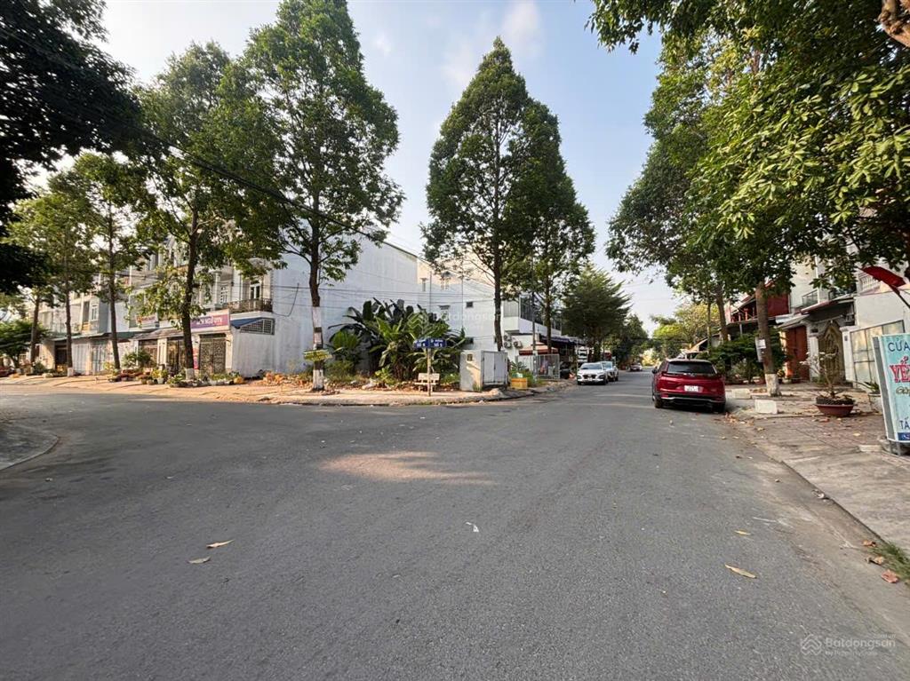 Hàng hiếm, cặp nền góc duy nhất kdc hồng phát  cách trần hoàng na