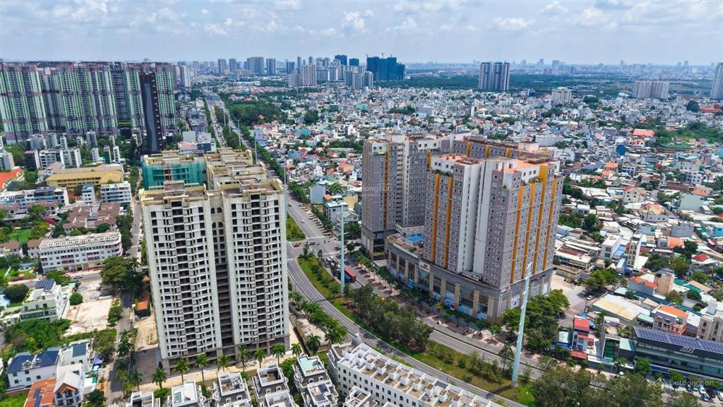 2pn 2wc 7.1 tỷ ban công dài từ phòng khách tới pn, trần cao 3,4m, tầng cao, view sông, khan hiếm