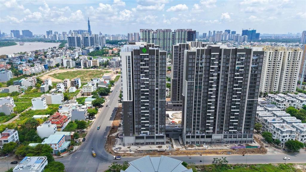 2pn 2wc 7.1 tỷ ban công dài từ phòng khách tới pn, trần cao 3,4m, tầng cao, view sông, khan hiếm