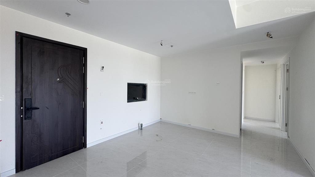 3pn  83m2 view lm81, view sông, full nt 22tr/th. dễ xem nhà 24/24, vào ở 5/9, sẵn sàng nhận cọc