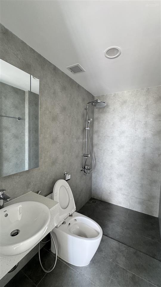 3pn  83m2 view lm81, view sông, full nt 20tr/th. dễ xem nhà 24/24, vào ở 5/9, sẵn sàng nhận cọc