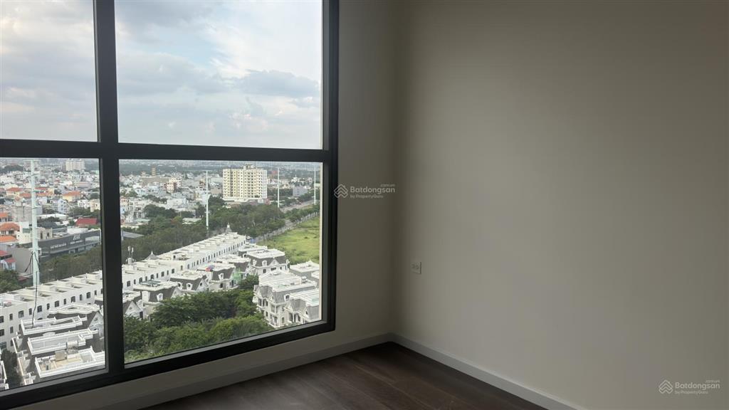 3pn  83m2 view lm81, view sông, full nt 22tr/th. dễ xem nhà 24/24, vào ở 5/9, sẵn sàng nhận cọc