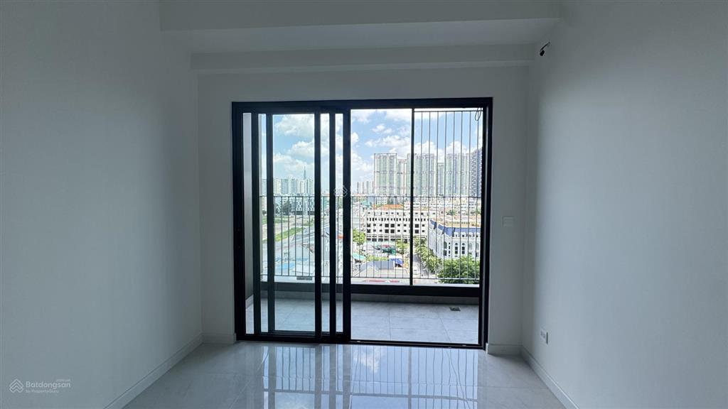 3pn  83m2 view lm81, view sông, full nt 22tr/th. dễ xem nhà 24/24, vào ở 5/9, sẵn sàng nhận cọc