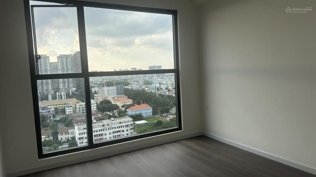 3pn  83m2 view lm81, view sông, full nt 22tr/th. dễ xem nhà 24/24, vào ở 5/9, sẵn sàng nhận cọc