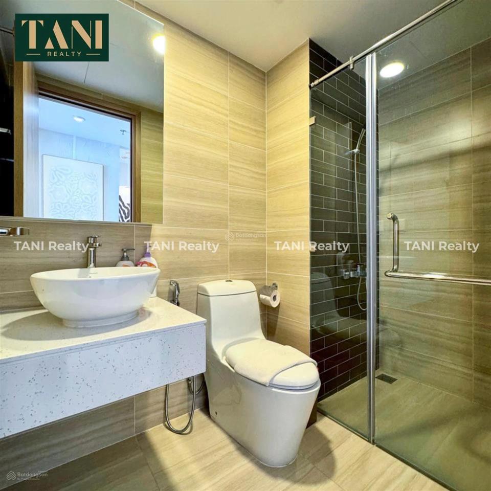 2pn  1wc  4,45 tỷ view hồ bơi  giá rất hời  cam kết lời  1 bước chân tới resort