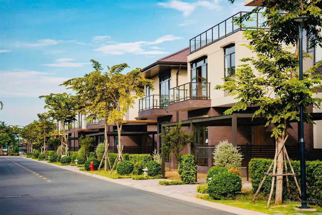 Chuyên hàng sang nhượng nhà phố khu đô thị waterpoint, giá 4,05 tỷ/căn