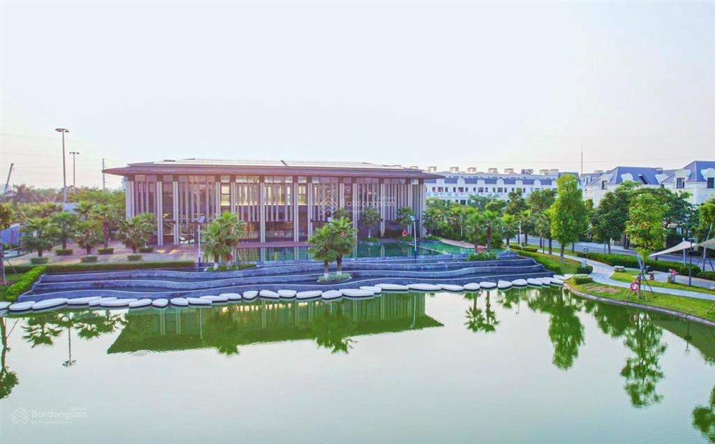Đơn lập có hầm vip 300m2 (có phòng chiếu phim, hầm rượu, bar)  60 tỷ (miễn ảo,bao sang tên) vip