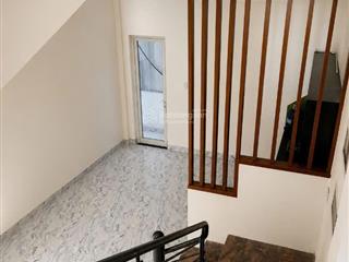 Bán nhà 3 tầng 114 m2 với 7 phòng ngủ, 9 wc, sân đậu ô tô, mặt tiền xóm 3 ngọc anh