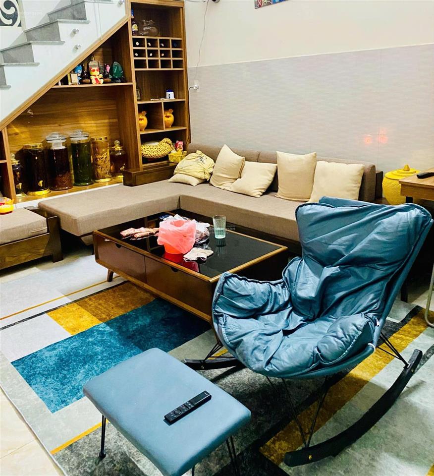 Chính chủ gửi bán nhà 2 tầng mặt tiền đường nguyễn chích. thích hợp mua ở hoặc đầu tư