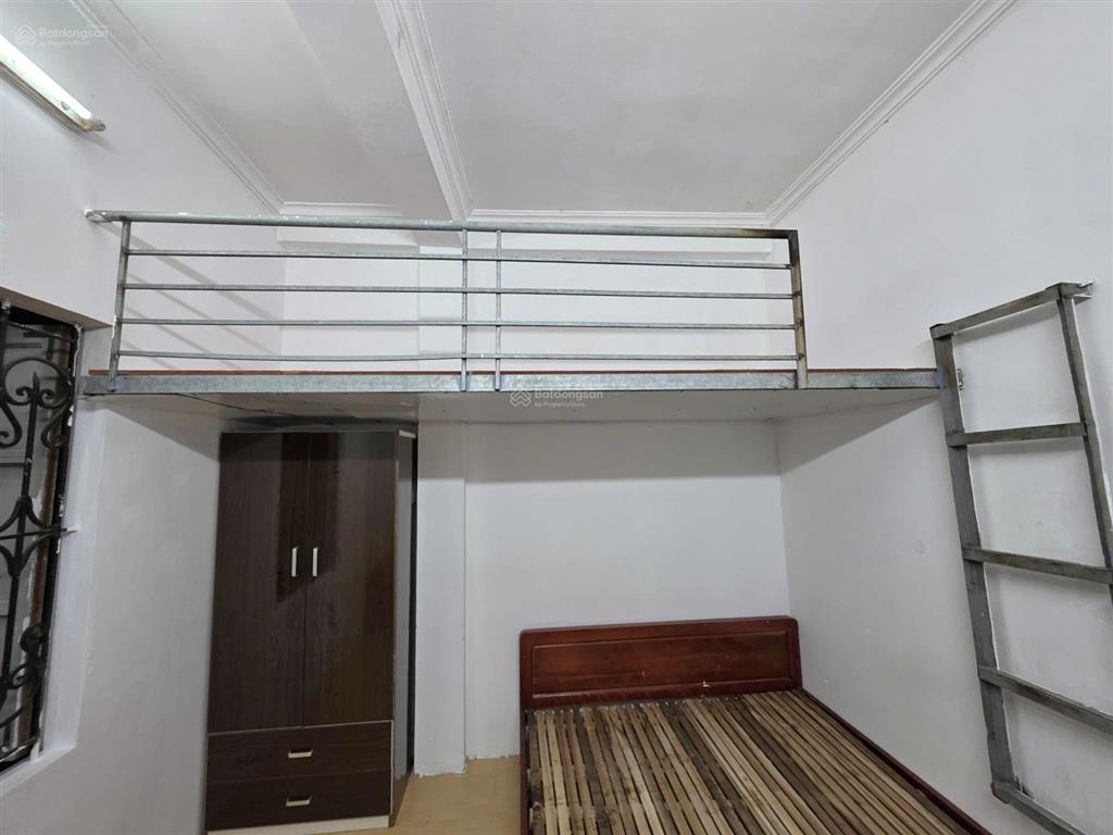 Phòng đẹp có gác sép vệ sinh chung 1002 láng, ngã 3 chùa láng