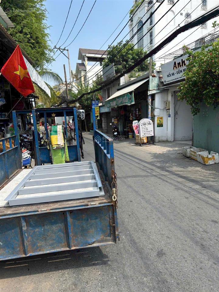 Chính chủ bán nhà mặt tiền đường 23 (phạm văn đồng)  sát bên gigamall