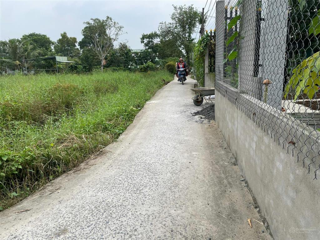 Đất thổ cư góc 2 mặt tiền hẻm t12, tân quý tây, bình chánh, diện tích 11,5mx17,5m. 1 mặt hướng tây