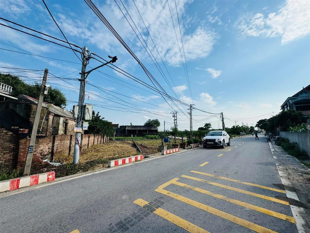 Chỉ nhỉnh 2 tỷ hữu ngay 40,1m2 đất trục chính đồng quê mễ sở, vị trí trung tâm, đường ô tô tránh