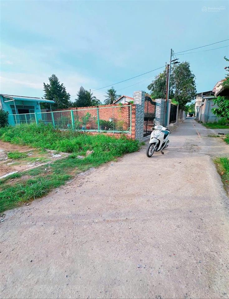 Bán đất bình nhâm, cách nguyễn chí thanh chỉ 20m dt 240m2 có 66m2 thổ cư, giá 3.9 tỷ
