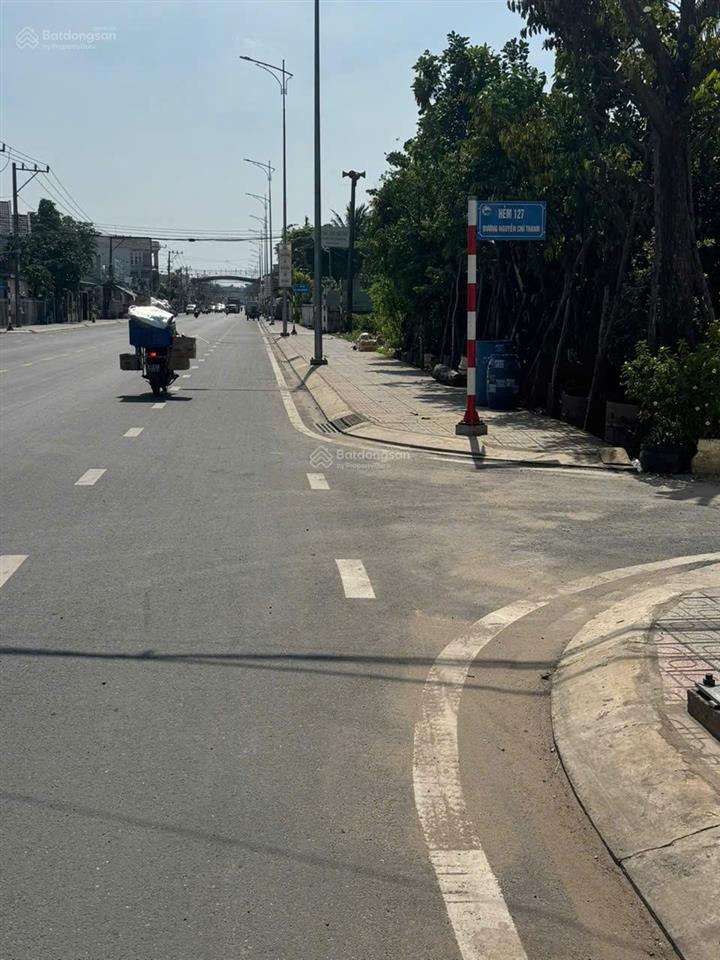 Bán nhà hẻm nguyễn chí thanh  bình nhâm, lái thiêu, xe hơi vào tới cửa, ngang 5m. giá chỉ 4,1 tỷ
