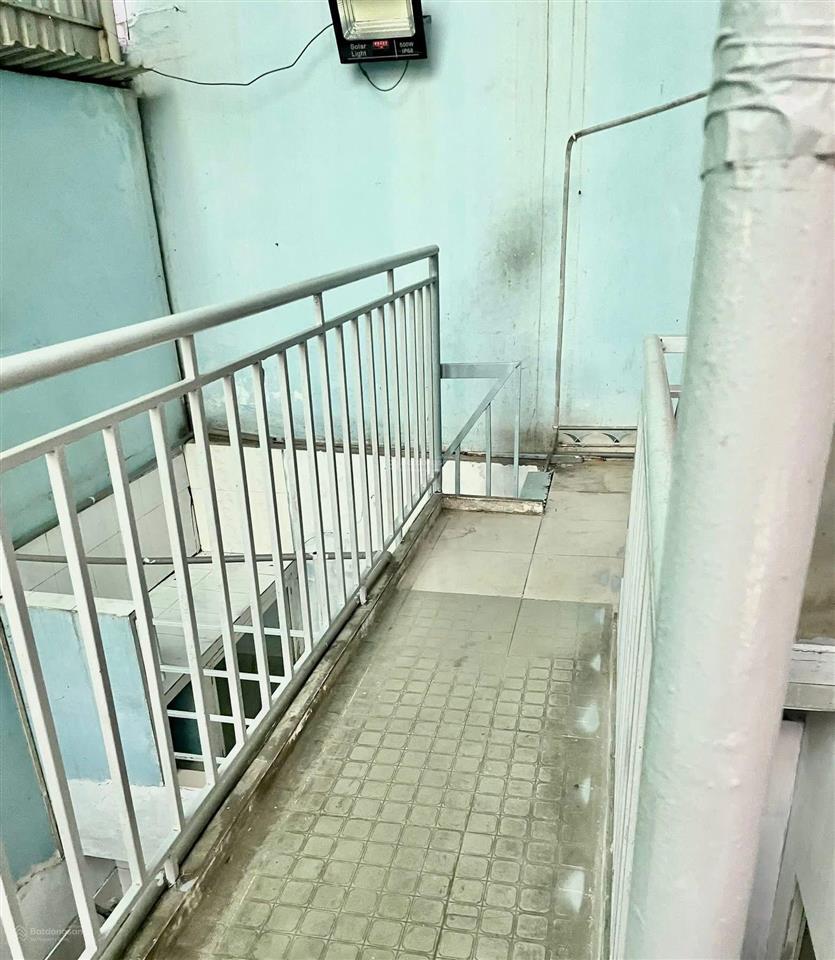 Chỉ 2tr5/th cho thuê phòng trọ 20m2 có ban công, cửa sổ, nhà mặt tiền