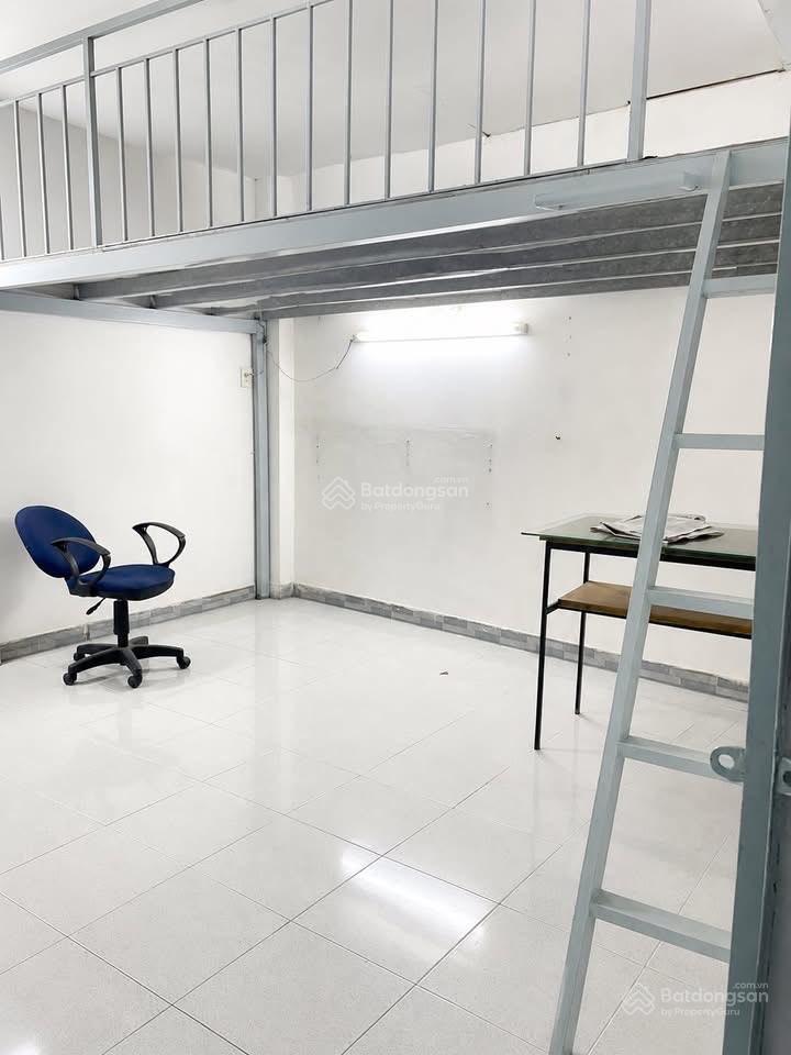 Chỉ 2tr5/th cho thuê phòng trọ 20m2 có ban công, cửa sổ, nhà mặt tiền