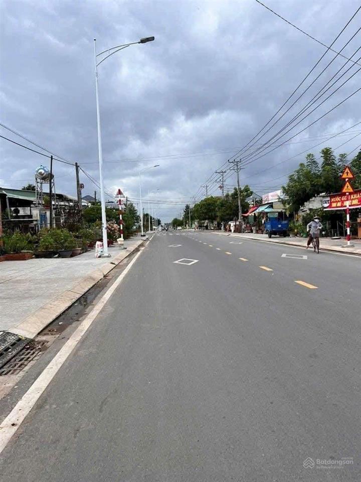 Đất ngay khu dân cư đông đúc, cách quốc lộ 14 chỉ 50m