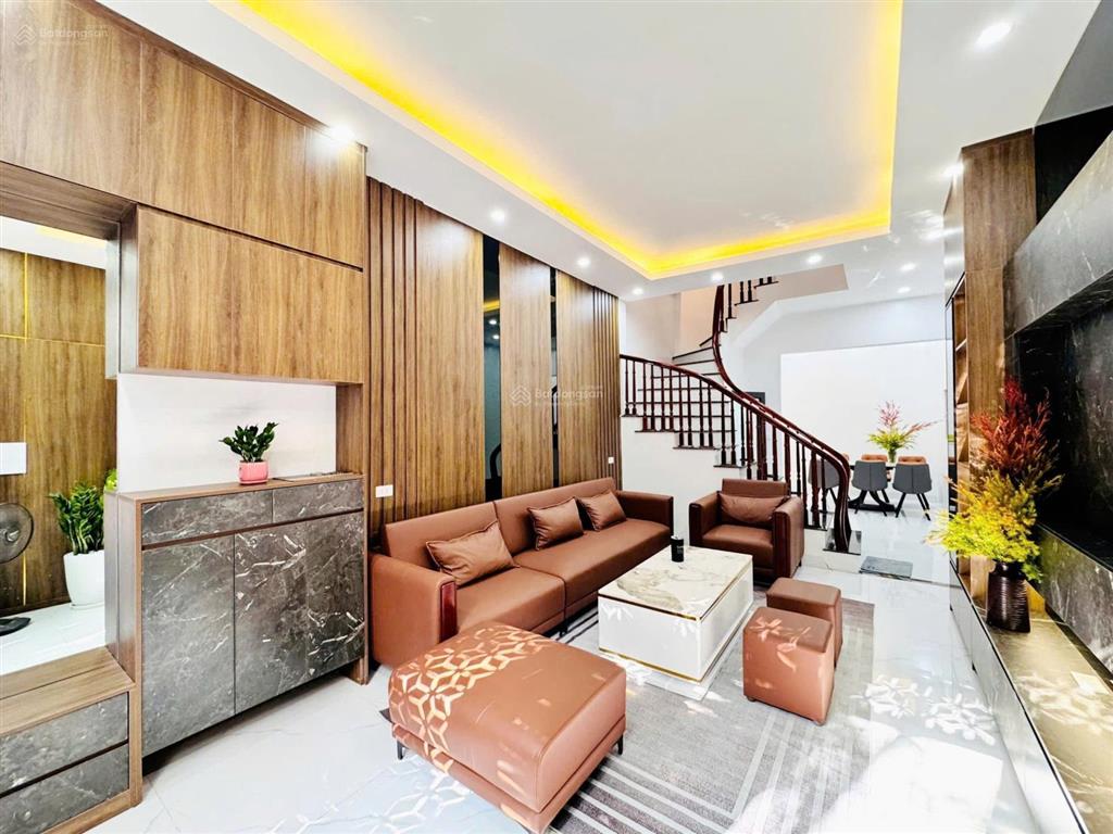 Cho thuê nhà riêng xuân đỉnh 45m*5 tầng