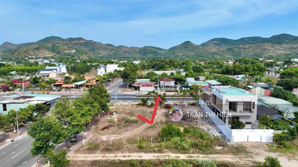 Mặt tiền đường lê duẩn ngay góc nguyễn tất thành  thị trấn long hải  cách biển 1km  1035m2