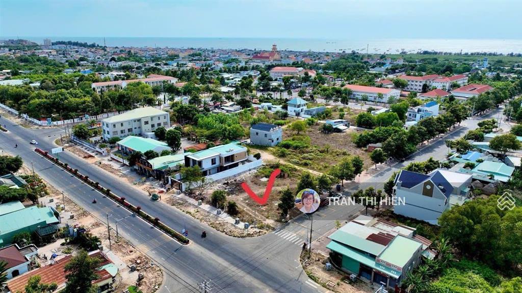 Mặt tiền đường lê duẩn ngay góc nguyễn tất thành  thị trấn long hải  cách biển 1km  1035m2
