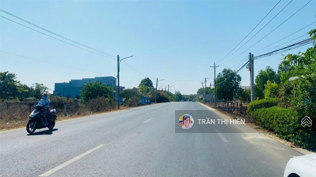 Mặt tiền đường ven biển vũng tàu bình châu  cách biển lộc an chỉ 1km 9x40m 360m2 sẵn 100m2 thổ cư