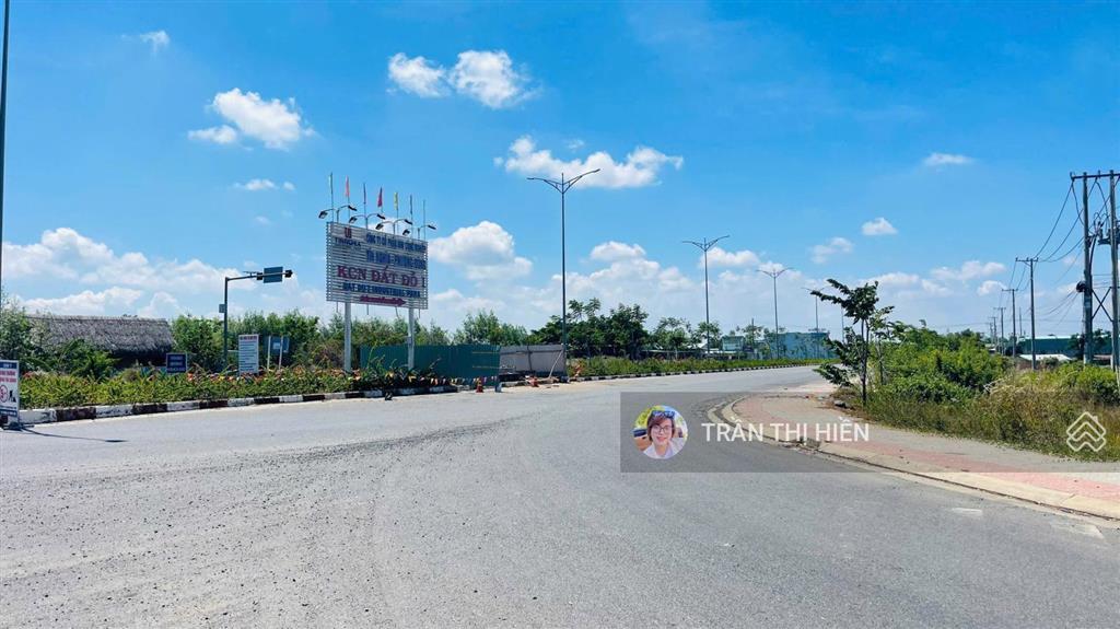 Mặt tiền quốc lộ 55  cách cổng khu công nghiệp đất đỏ chỉ 500m  894m2  15x66m