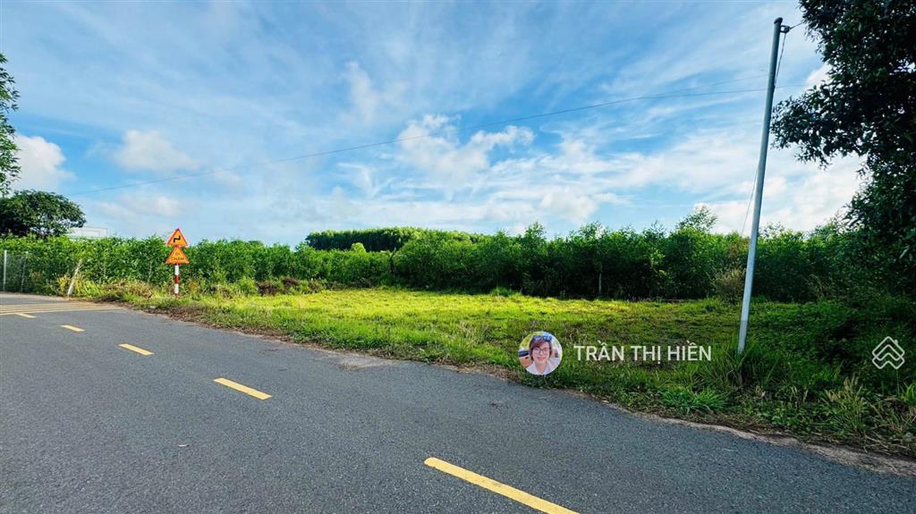22m mặt tiền nhựa xã đất đỏ  tp hcm ôm trọn view lúa chỉ 1tỷ600  dt 22x15m 348m2 80m2 tc