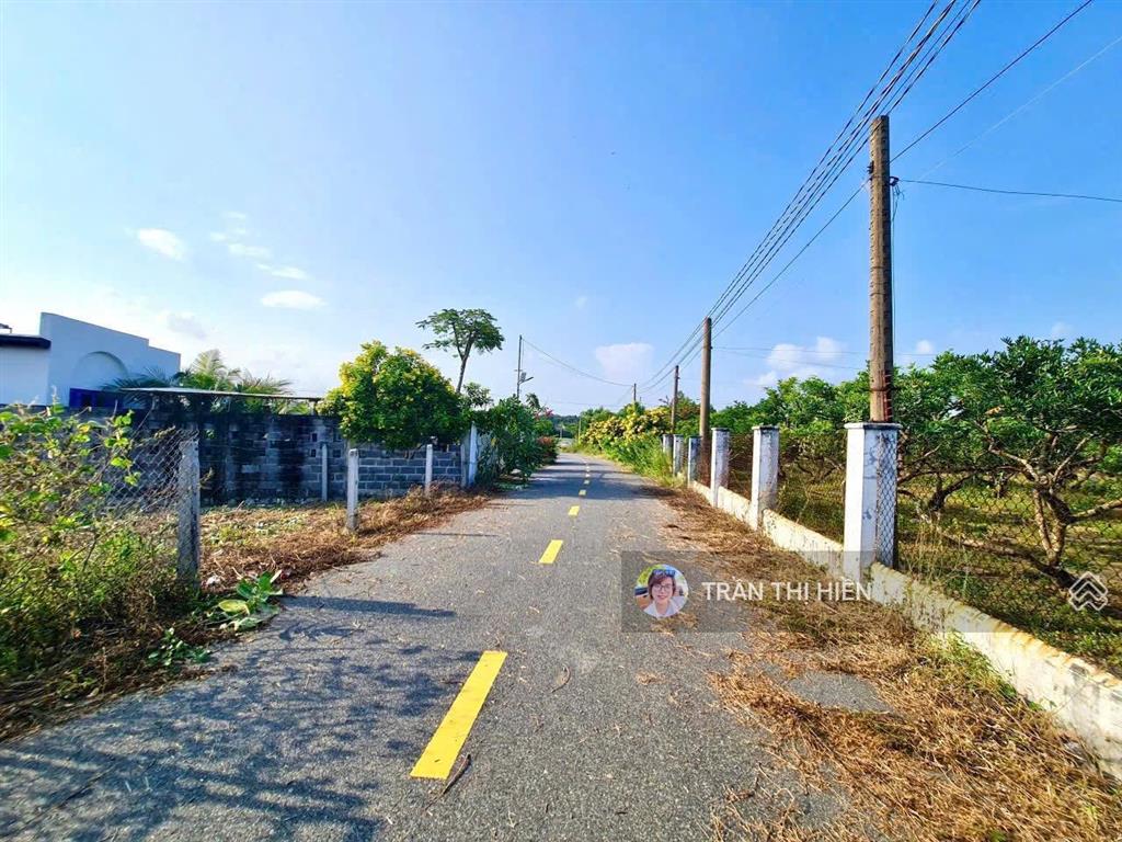 Cách bãi tắm lộc an chỉ 2km  dt 193.6m2  8.7m x 23m sẵn 100m2 thổ cư