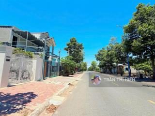 Mặt tiền nguyễn lương bằng  thị trấn long hải  cách biển chỉ 1.5km dt 300m2  ngang 7.5m x 40m