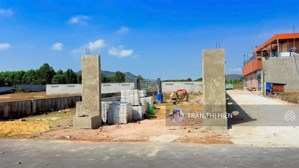 Thị trấn phước hải  ngay tỉnh lộ 44b  cách biển chỉ 5km  đối diện khu dân cư phan gia  dt 242m2