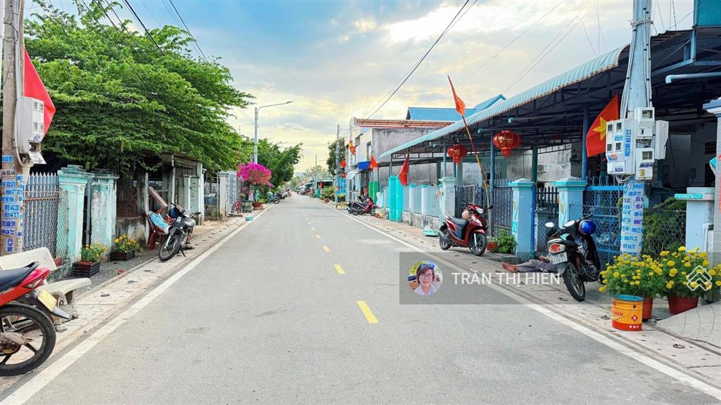 Biển lộc an  đất đỏ  brvt  ra gấp ạ ngang 10x20m  194m2 full thổ cư, gần chợ lộc an