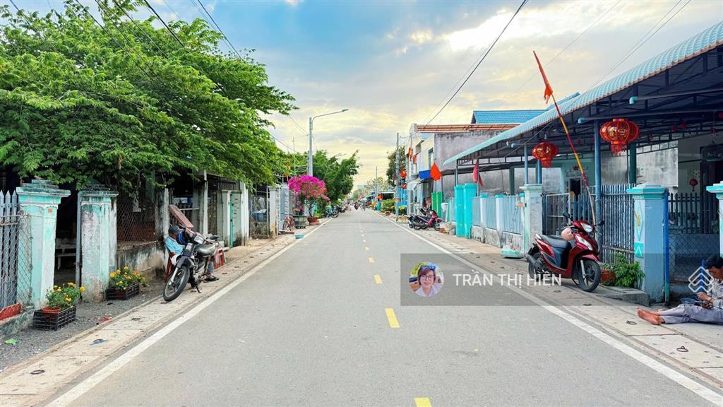 Biển lộc an  đất đỏ  brvt  ra gấp ạ ngang 10x20m  194m2 full thổ cư, gần chợ lộc an