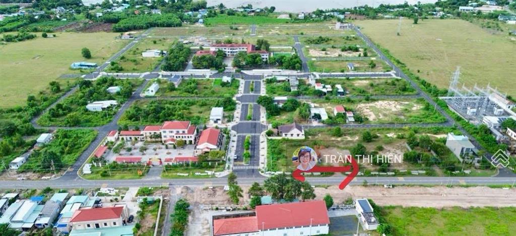 Mặt tiền trục chính ven biển võ văn kiệt  đường đang mở lớn 36m  cạnh uỷ ban xã phước hải  330m2