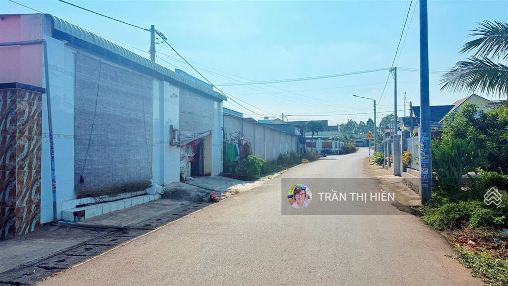 Mặt tiền đường nguyễn hùng mạnh  trung tâm thị trấn đất đỏ brvt ngay chợ đất đỏ  dt 650m2