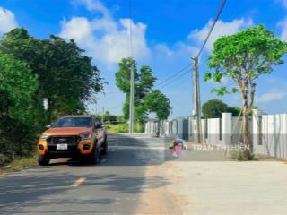 Lô nhà vườn ngay đường nguyễn huệ  xã đất đỏ tp hcm dt 2.600m2  154m2 thổ cư  đã xây rào cổng