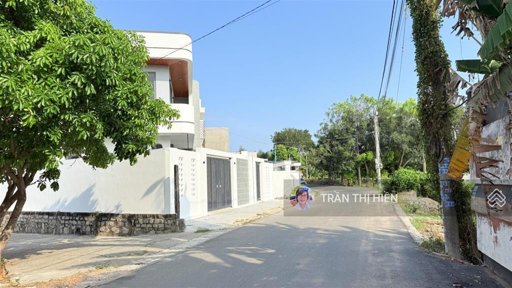Lô đất biệt thự đường cao văn ngọc  trung tâm long điền brvt cũ 223.4m2 ngang 5m nở hậu 11.7m
