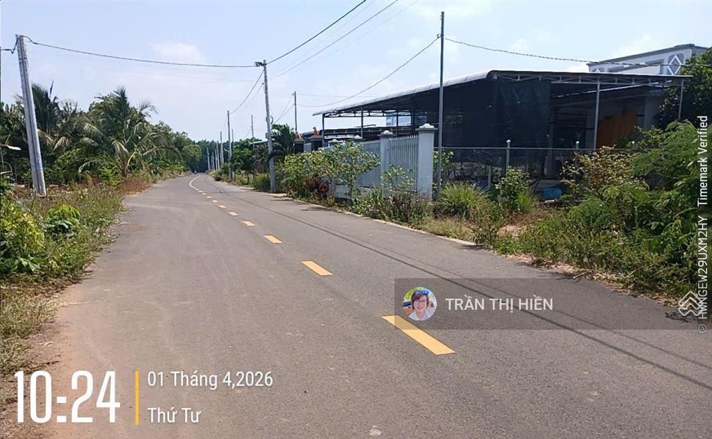 Siêu rẻ  xã đất đỏ  15x40m  dt 570m2  sẵn 100m2 thổ cư