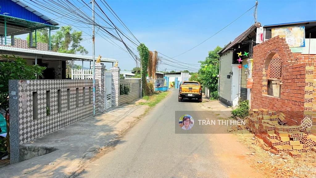 Mặt tiền đường ngô quyền  thị trấn phước hải  brvt
dt 236m2 ngang 11.6x19m sẵn 100m2 thổ cư