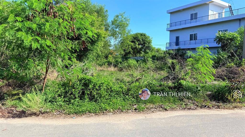 Đối diện bờ hồ sinh thái  biển lộc an  230m2 full thổ cư