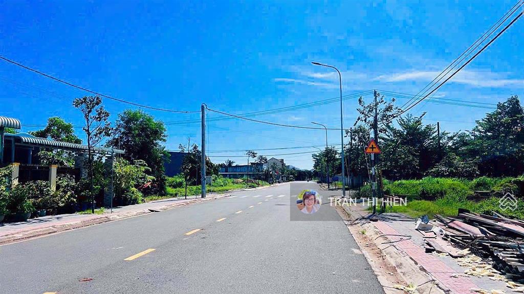 Chủ kẹt hạ giá lô góc 8x25m  đất biển lộc an  cách bãi tắm lộc an 1km ngay chợ  trường học