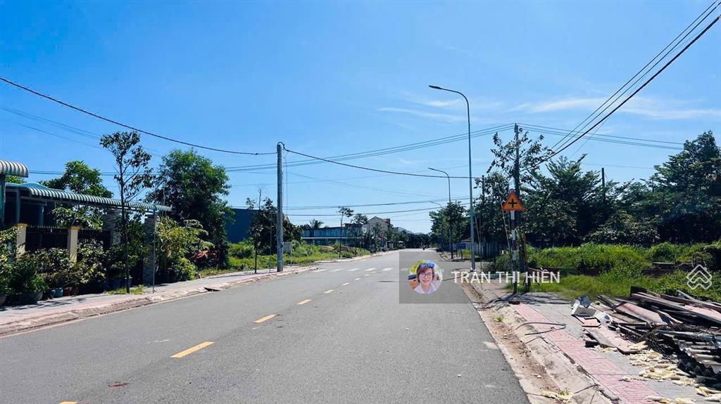 Chủ kẹt hạ giá lô góc 8x25m  đất biển lộc an  cách bãi tắm lộc an 1km ngay chợ  trường học