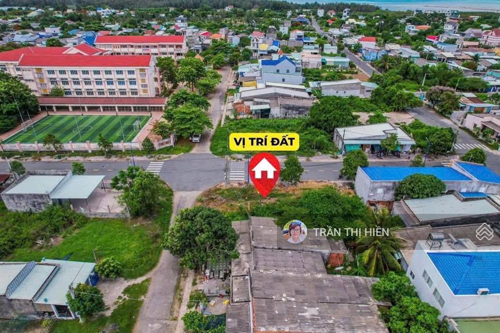 Chủ kẹt hạ giá lô góc 8x25m  đất biển lộc an  cách bãi tắm lộc an 1km ngay chợ  trường học