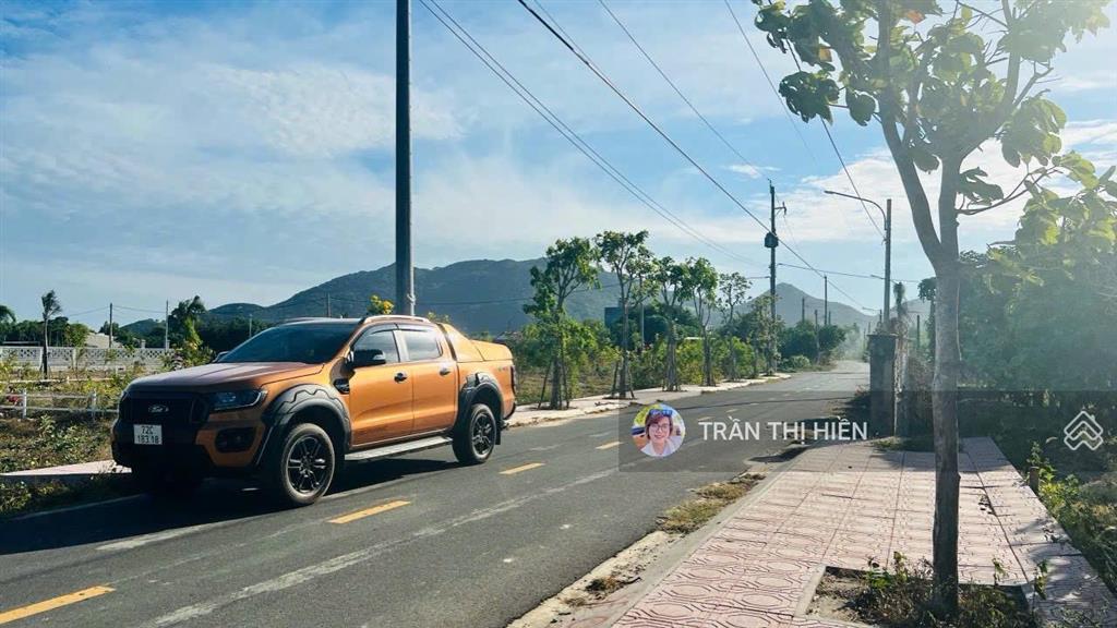 Góc 2 mặt tiền phước hải  ngộp quá rẻ  dt 215,8m²  sẵn 100m² thổ cư ngang 10.6x23m