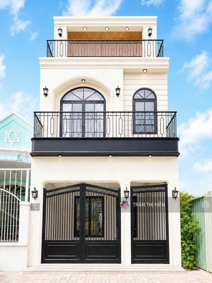 Nhà mới full nội thất 1 trệt 2 lầu tp bà rịa