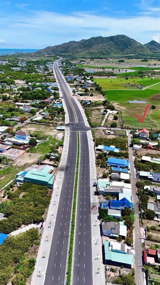 Mặt tiền tôn thất thuyết cách biển phước hải 1,5km  498m2  10,6m x 49,5m  100m2 tc